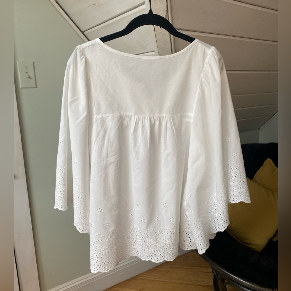 Elegant White Blouse with Flowy Design Eyelet Lace 100% Cotton Size XS - Picture 5 of 10